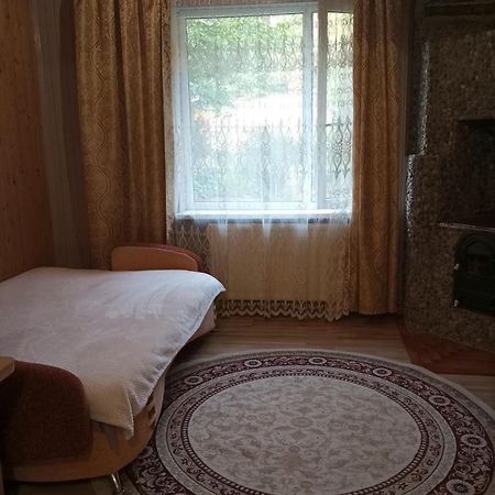 Apartamento Карпатські Ночі Чан На Території Yaremche Exterior foto