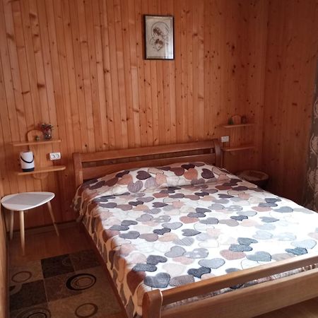 Apartamento Карпатські Ночі Чан На Території Yaremche Exterior foto