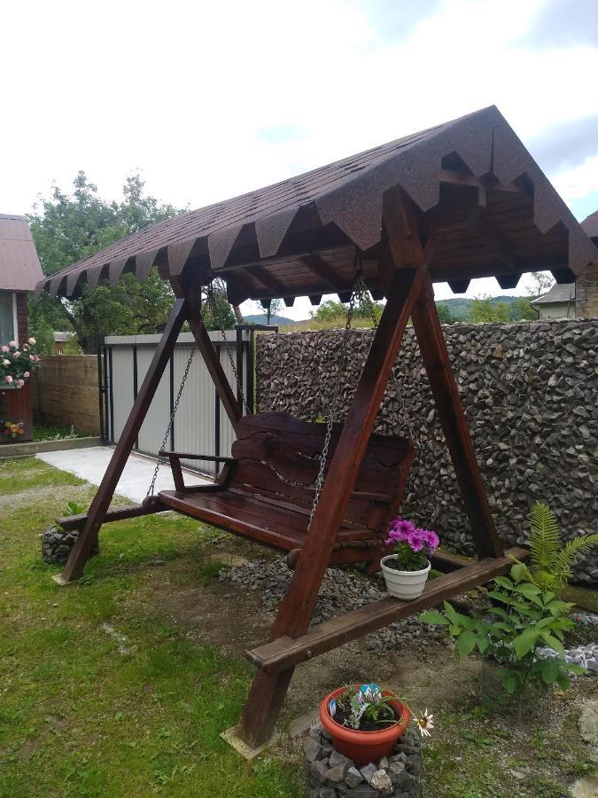 Apartamento Карпатські Ночі Чан На Території Yaremche Exterior foto